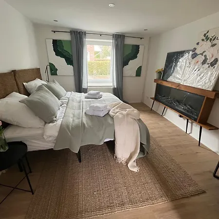 Apartment H29 *